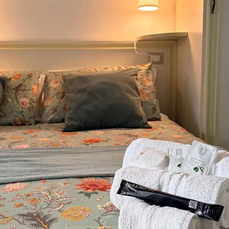 Bed and breakfast Bedrooms 3*