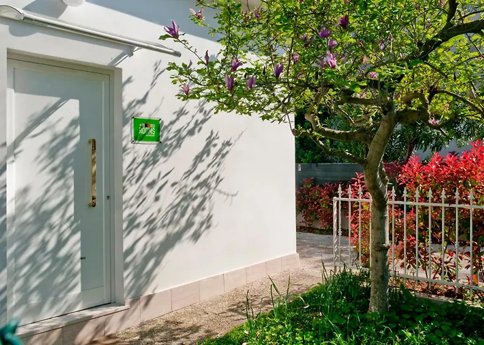 Bed & Breakfast Bedrooms